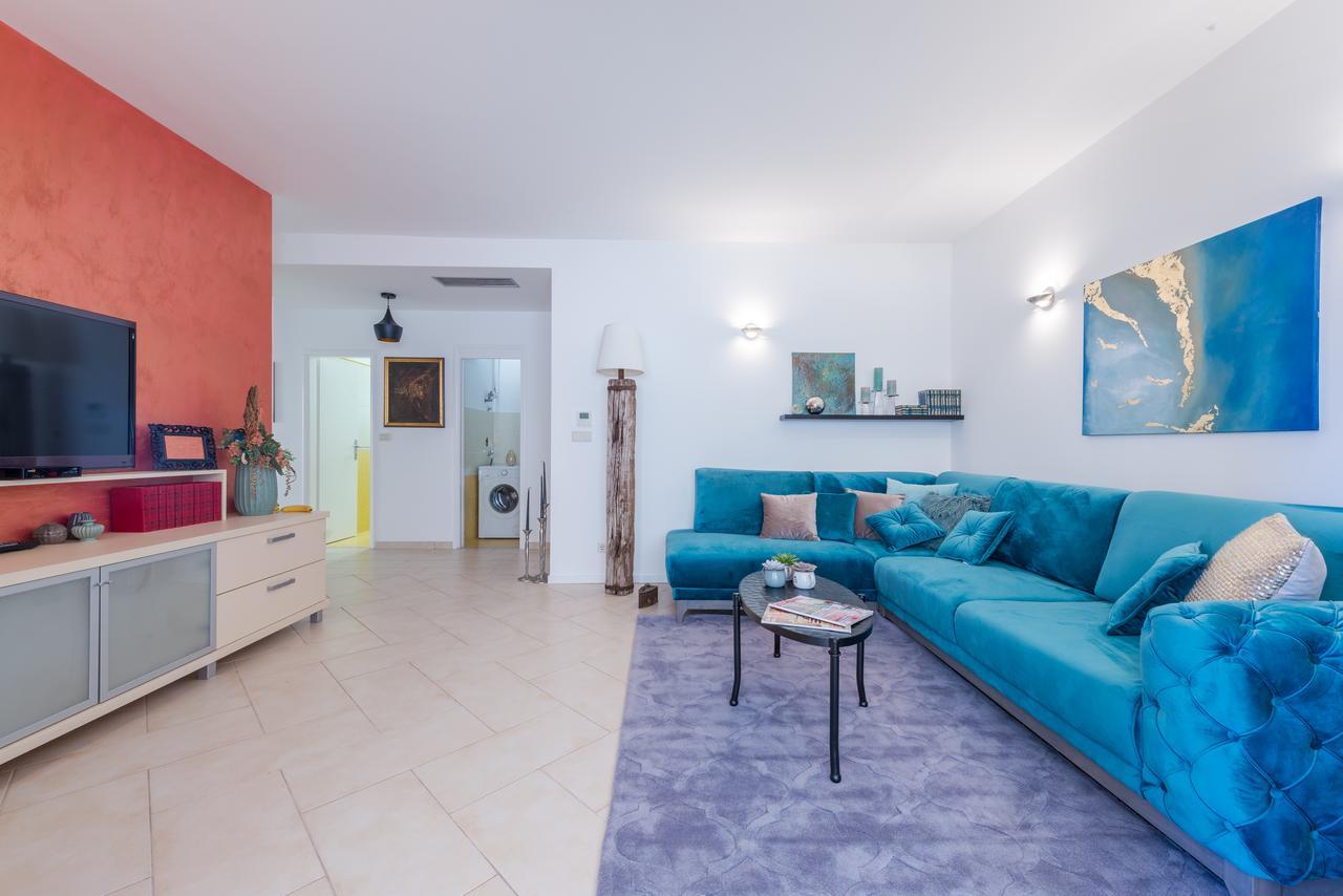 Tara Apartment *